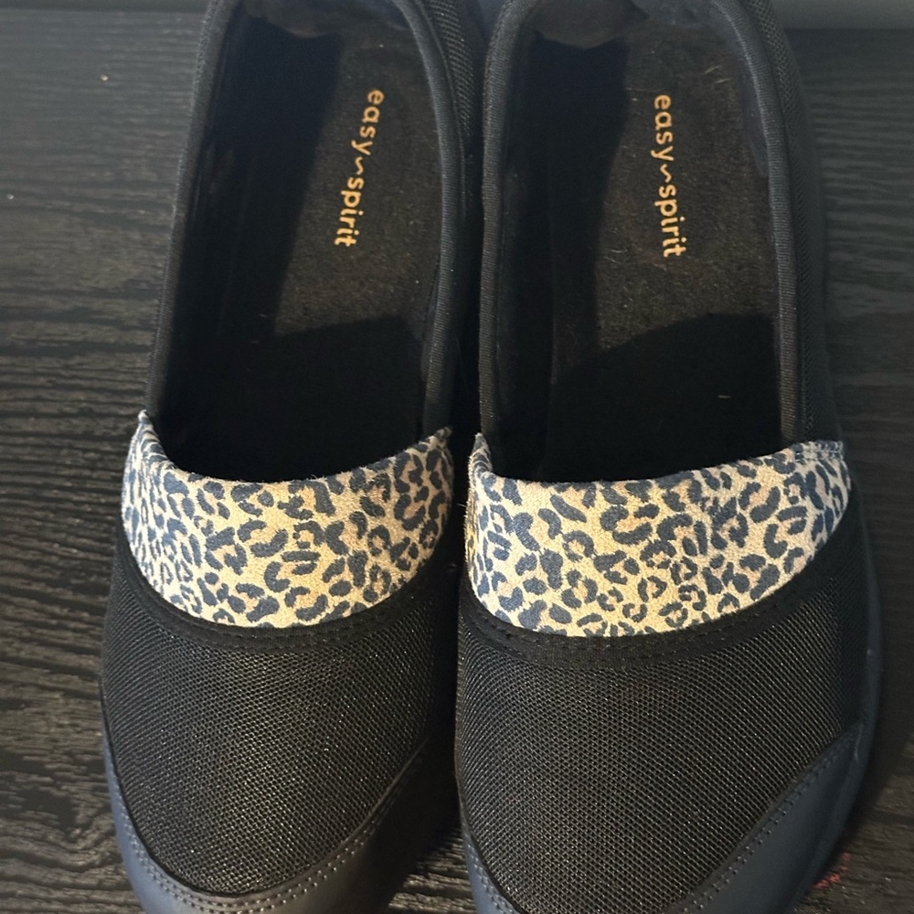 Easy Spirit Twist Slip On Sneakers